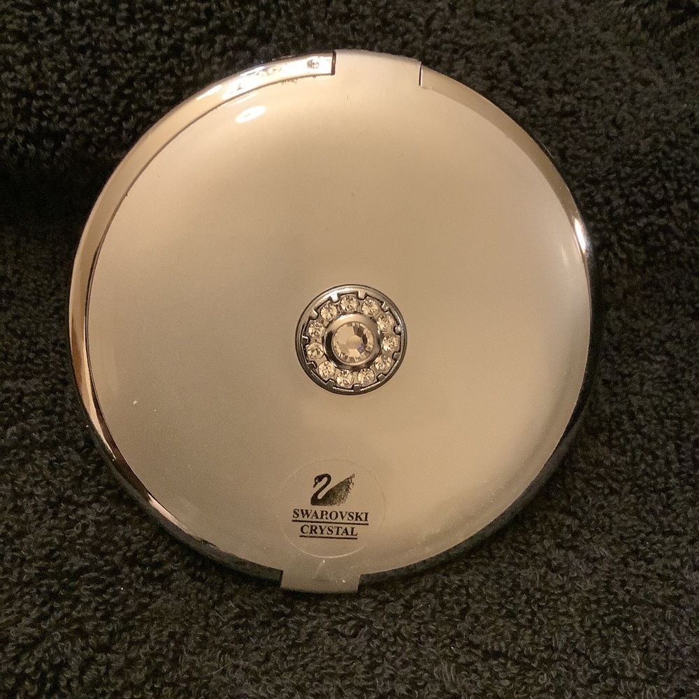 10X/1X lighted compact with Swarovski crystals. Never used.